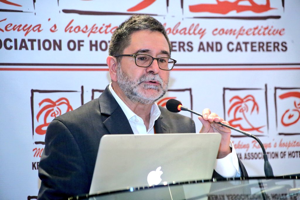 goplacesdigital's tweet photo. Dr. Colin Johnson speaks on Digital Revolution in Tourism #KAHCsymposium2018 @KAHC_Kenya @TourismFund @MagicalKenya @MikeMacharia11 https://t.co/UPn7WQtmvd