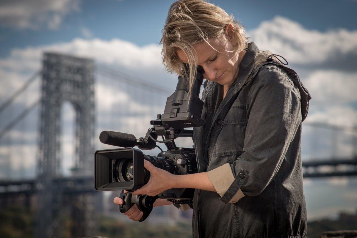 SonyProUSA's tweet photo. READ: @ProductionHUB reviews Sony's FS7 II 4K camera, which "delivers when it really counts" https://t.co/bBEGRNh0Pu https://t.co/8DEqkgdN5n