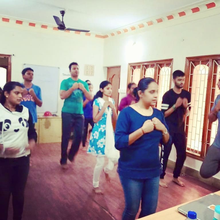 baazkart's tweet photo. Still busy crunching numbers??? 
Here at Baazkart, we are busy doing yoga. :)
Happy International Yoga Day 
#internationayogaday2018
#internationalyogaday 
#humfittohindiafit
#yogachallenge
#yogainspiration https://t.co/OXmvURXuqo