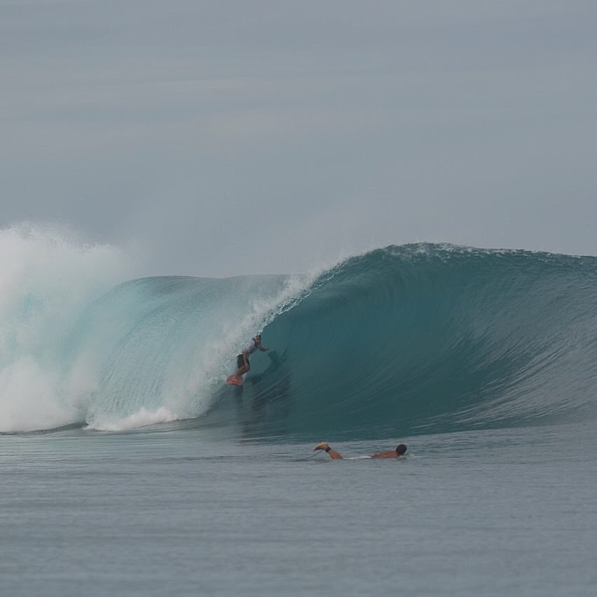 _threefins's tweet image. Bruninho Santos em um dia normal na Indonésia.. 🇮🇩 🔥❤️