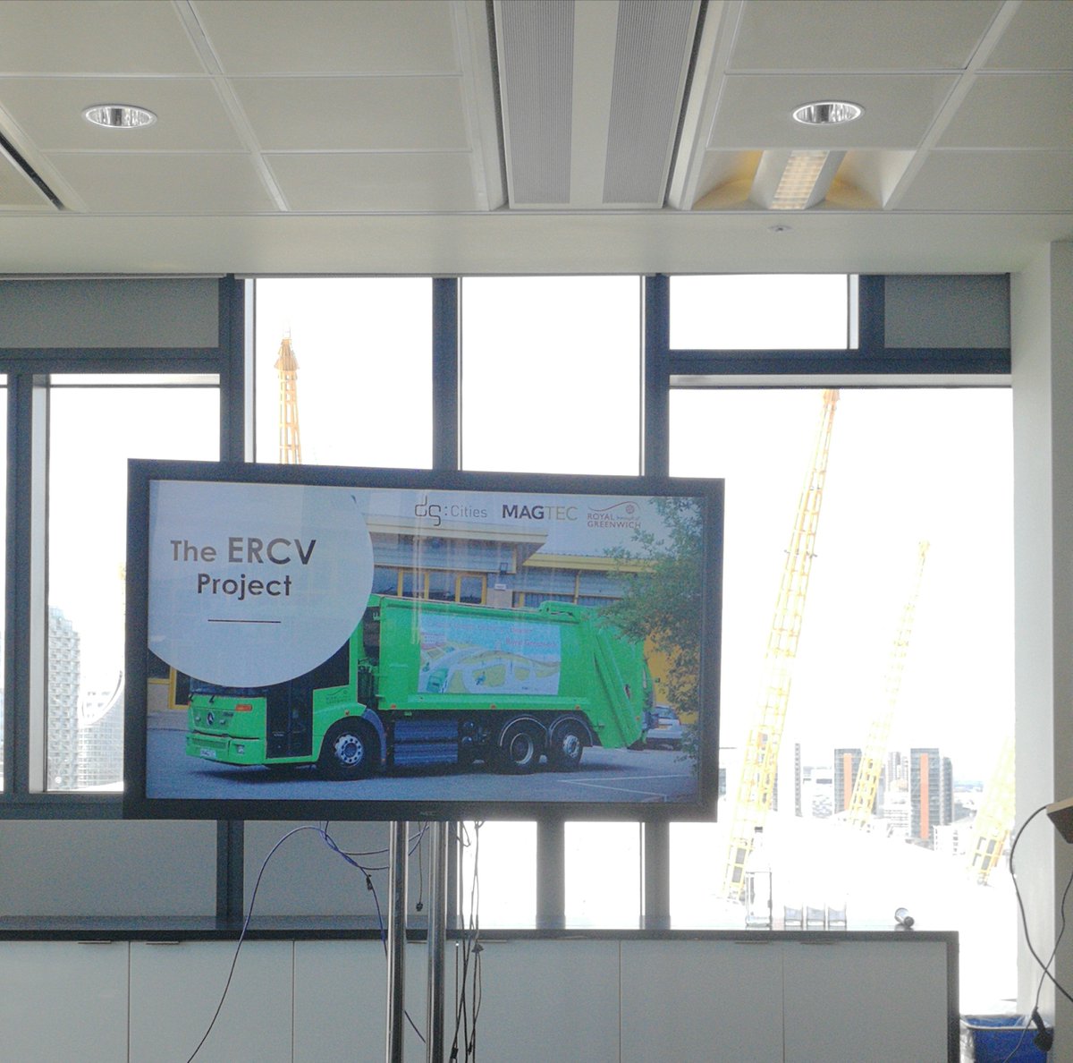 DigiGreenwich's tweet photo. On #CleanAirDay @Royal_Greenwich  @MagtecEV and DG Cities are launching the first 26-tonne electric repowered refuse vehicle. This former diesel vehicle can run for 14 hours collecting waste quietly and with zero emissions. Supported by @innovateuk https://t.co/noPhaF2JxQ