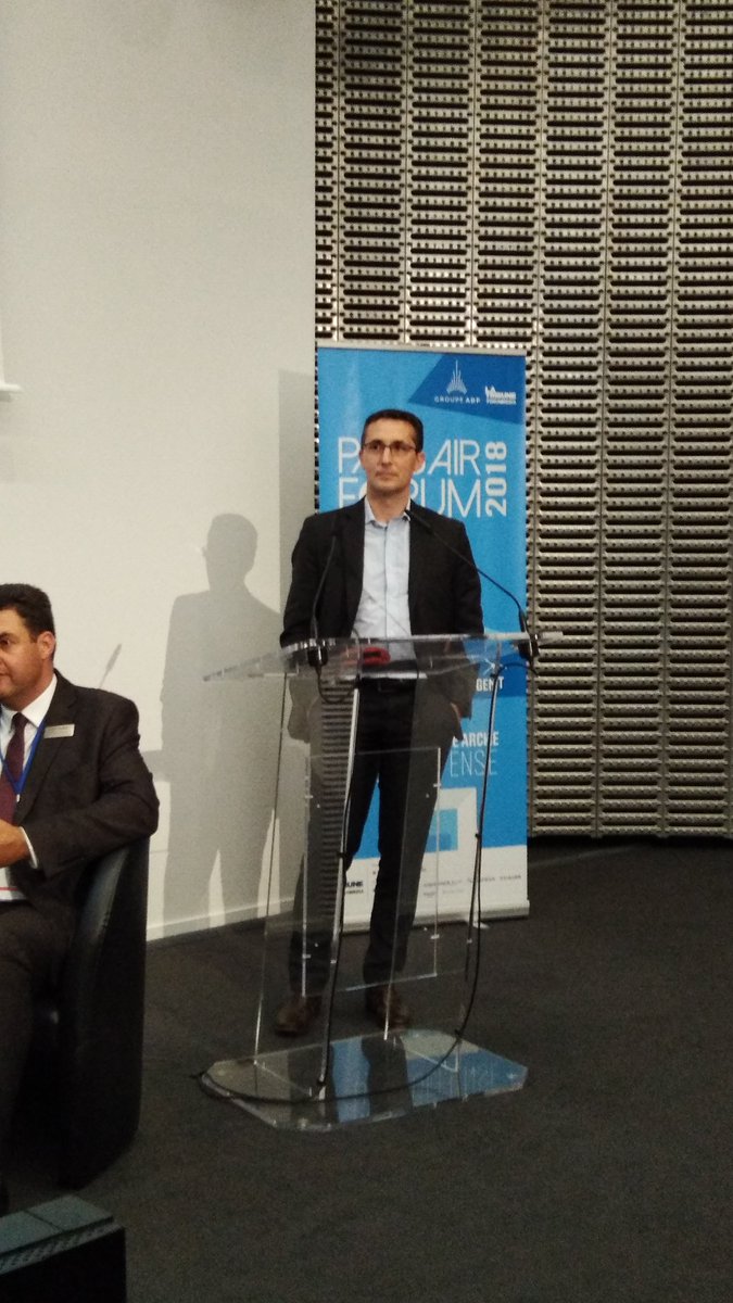 latribuneevents's tweet photo. Prise de parole d'Arnaud, fondateur de la #startup Safetyn qui a mis au point une box bardée de solutions afin de sauver la vie des #pilotes d'aviation générale. @SAFETYN_Team #sécurité #innovation #ParisAirForum #SantosDumont 🔵 https://t.co/blHW4IENKO