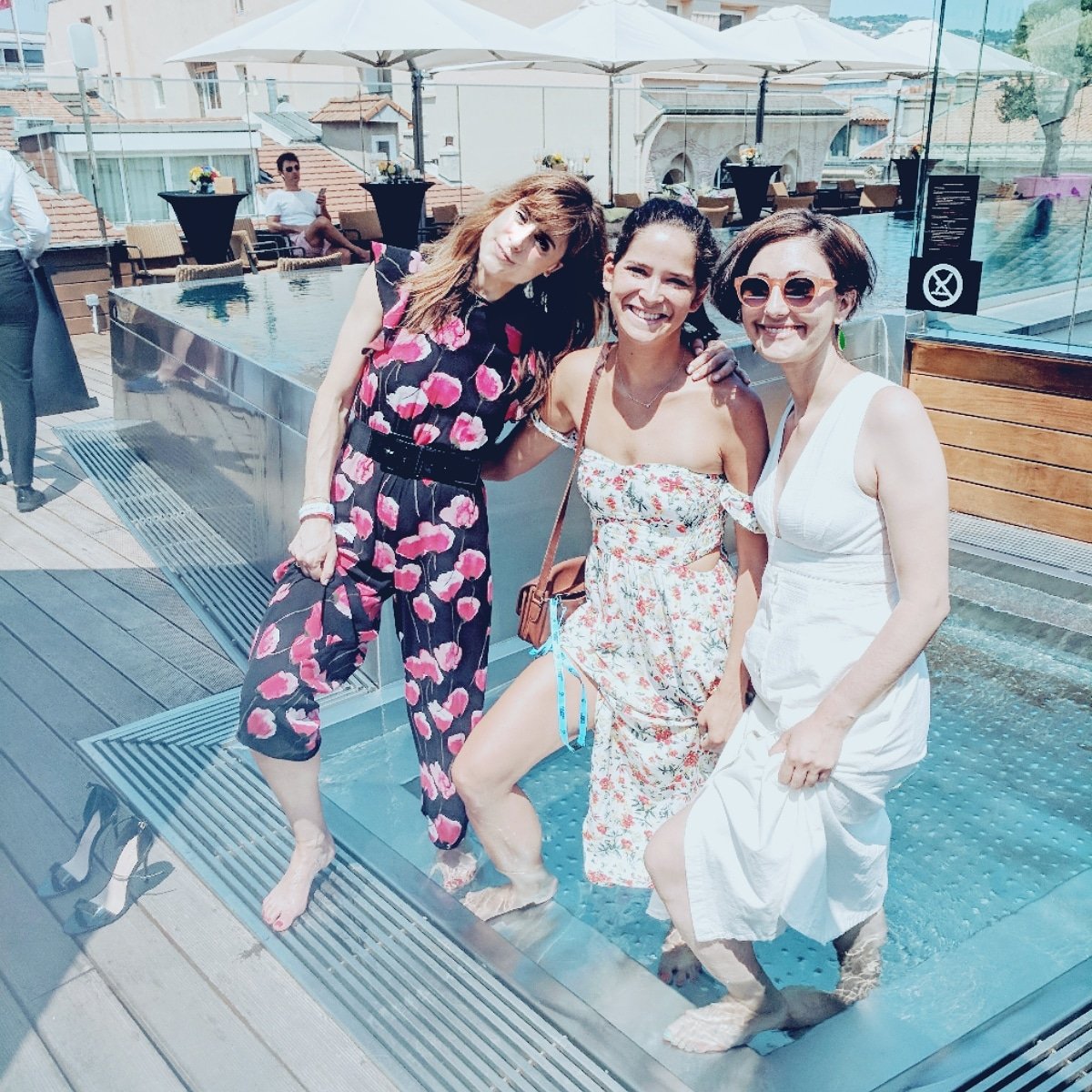 aposner's tweet image. A MUCH needed cool-down with my creative sisters after our smashing strategy lunch fest #creativity #strategyfest #strategy #badassgirls #amazingwomen #CannesLions #cannes2018 #APCannes🎬