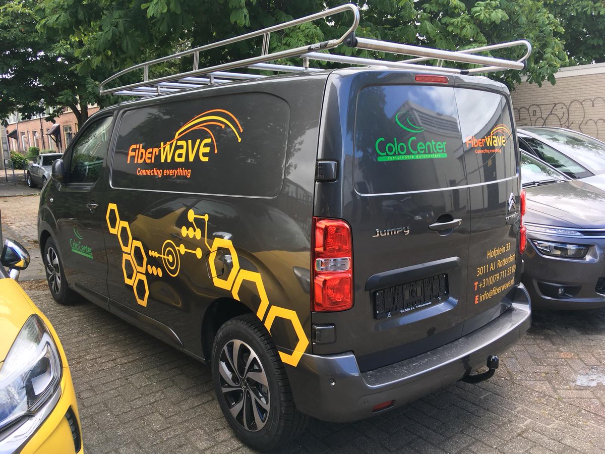 ColoCenter's tweet image. Eerste foto's van onze nieuwe installatie bus. Maandag de aflevering bij Autobedrijf van Schie. Bestickering is verzorgd door @KersendeKlein