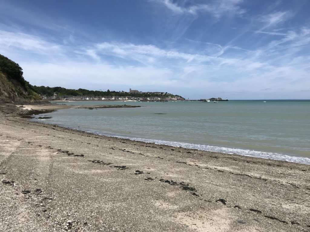 sandringhamyr8's tweet photo. France trip update: We are having a great day so far! Boat trip, lunch in Cancale and oysters! https://t.co/Eftpwz6kaS