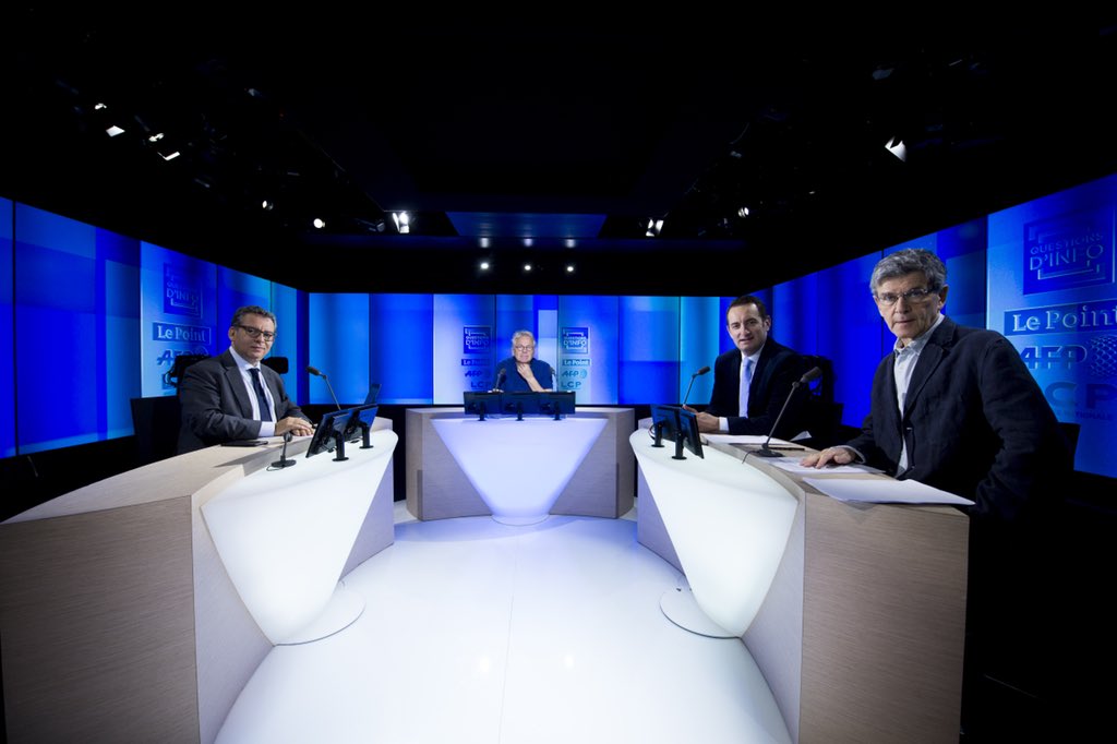 frhaz's tweet photo. A 20h30 @danycohnbendit invité de #QuestionsDInfo sur @LCP en partenariat avec @LePoint et @afpfr cc @frolandlevy @FredDumoulin https://t.co/5QYwbLh4TM
