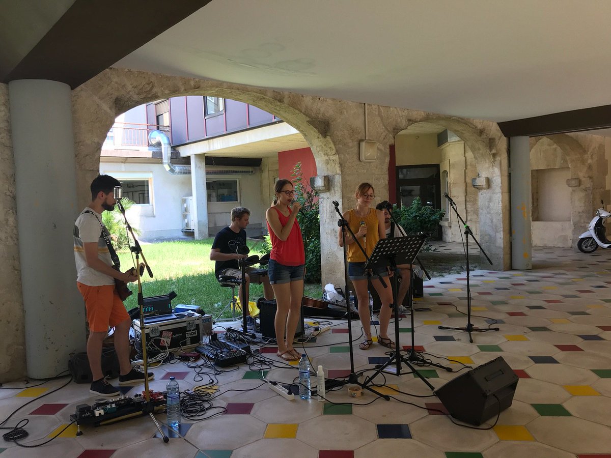 CHU_Montpellier's tweet photo. La fรชte de la musique c'est aussi au @CHU_Montpellier !
Merci ร l'ensemble Vocal vocal Accord'Ames composรฉ d'agents hospitaliers actifs ou retraitรฉs ainsi qu'au groupe #Zythum pour leur participation https://t.co/1GZD4PkxMA