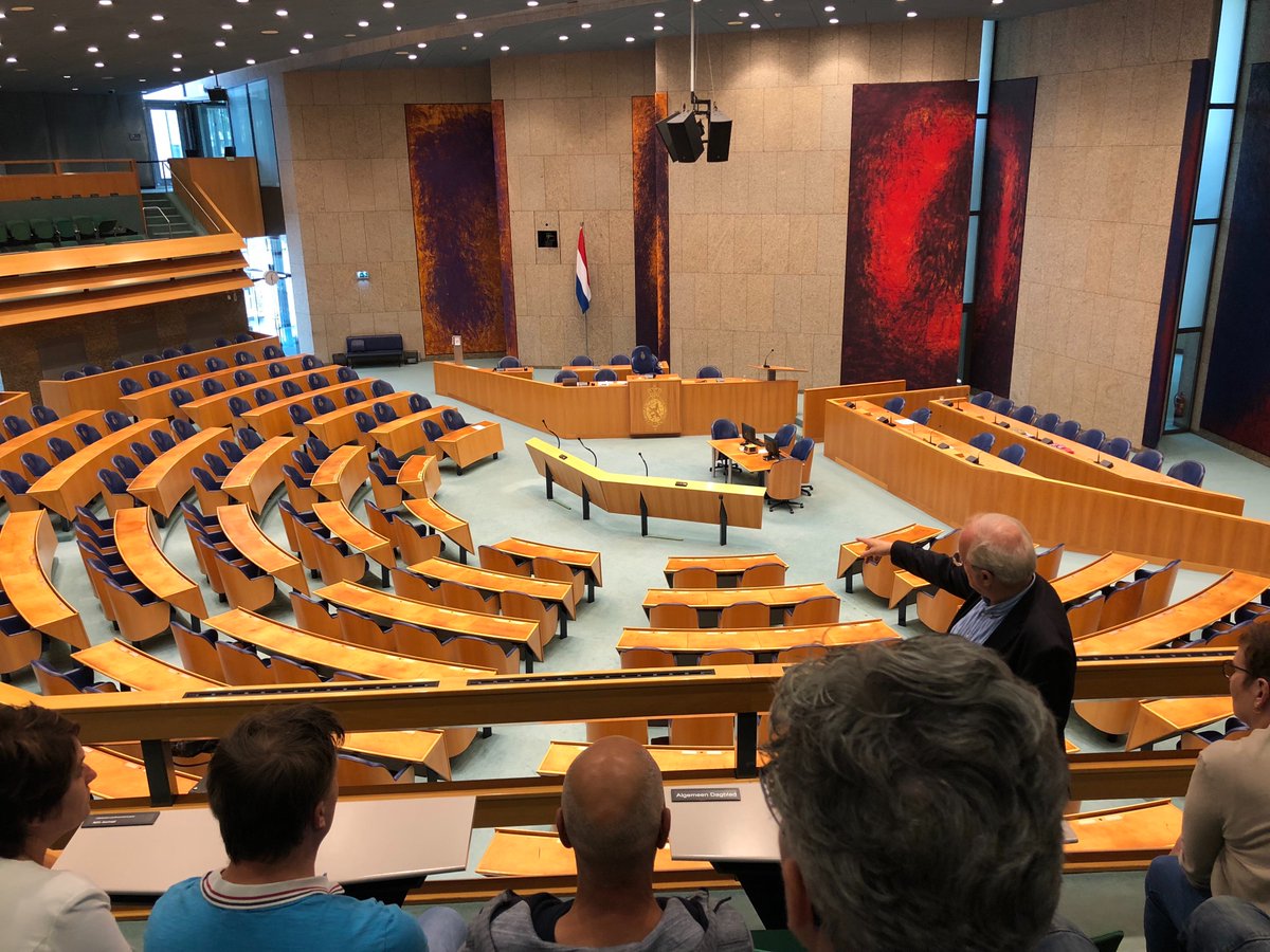 antoinehuiberts's tweet photo. Wij waren er. De politici even niet... Toch een zeer interessant bezoek aan de 2e Kamer! Dank @michelrog voor gastvrije ontvangst en prettig gesprek. #OVAP #inspiratiedag #ondernemers #HollandsKroon https://t.co/cbSxzv3ZpO