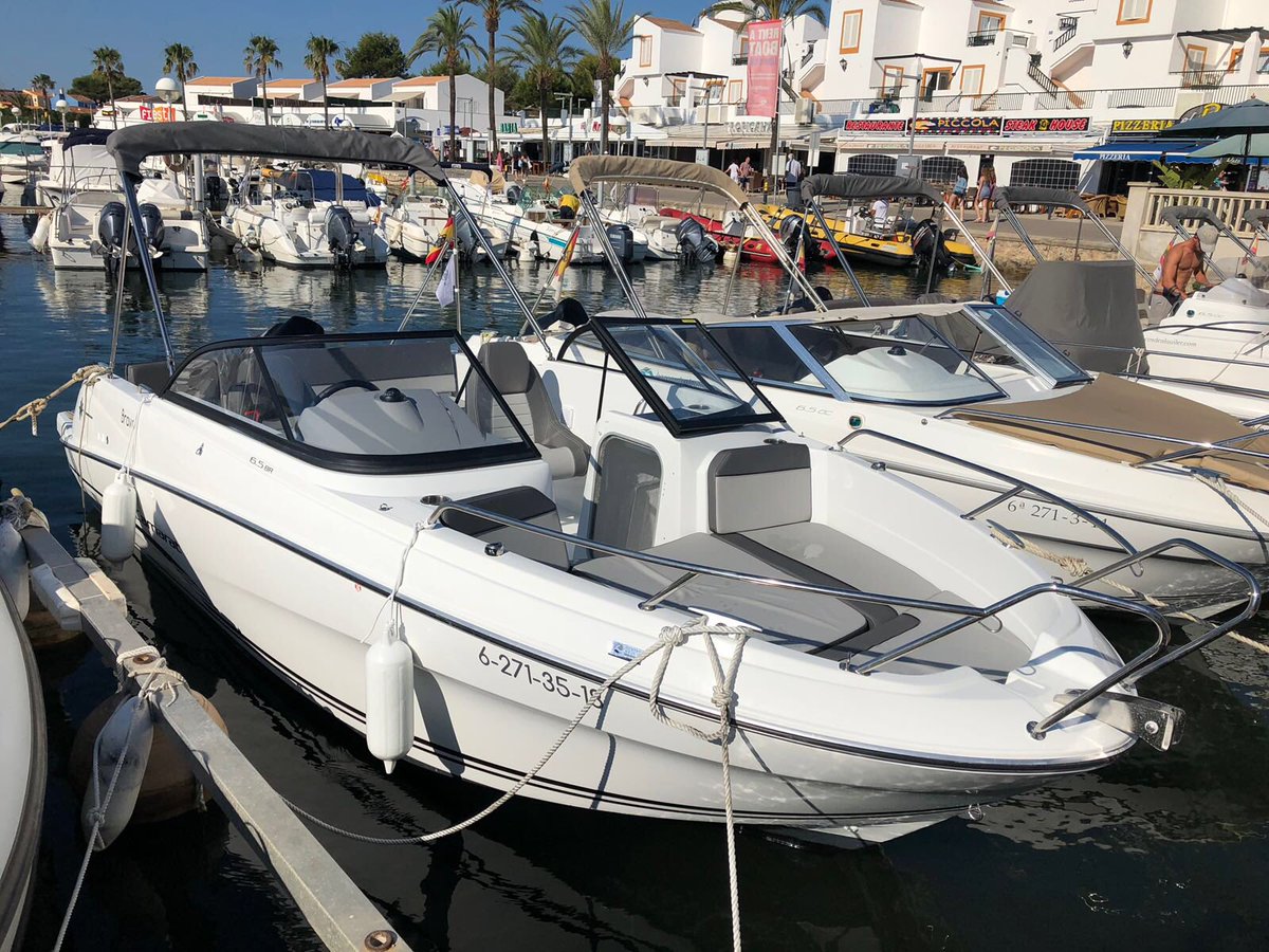 barcosalquiler's tweet photo. Ya disponible la nueva #Jeanneau #CapCamarat 6.5BR! Para 7 personas, con titulación. Amplio, solárium, toldo parasol. Visita las playas de #Menorca con los mejores barcos de alquiler! Reserva online! #macarella #sonsaura #calaturqueta #turismoMenorca https://t.co/5PdkKBGS9z
