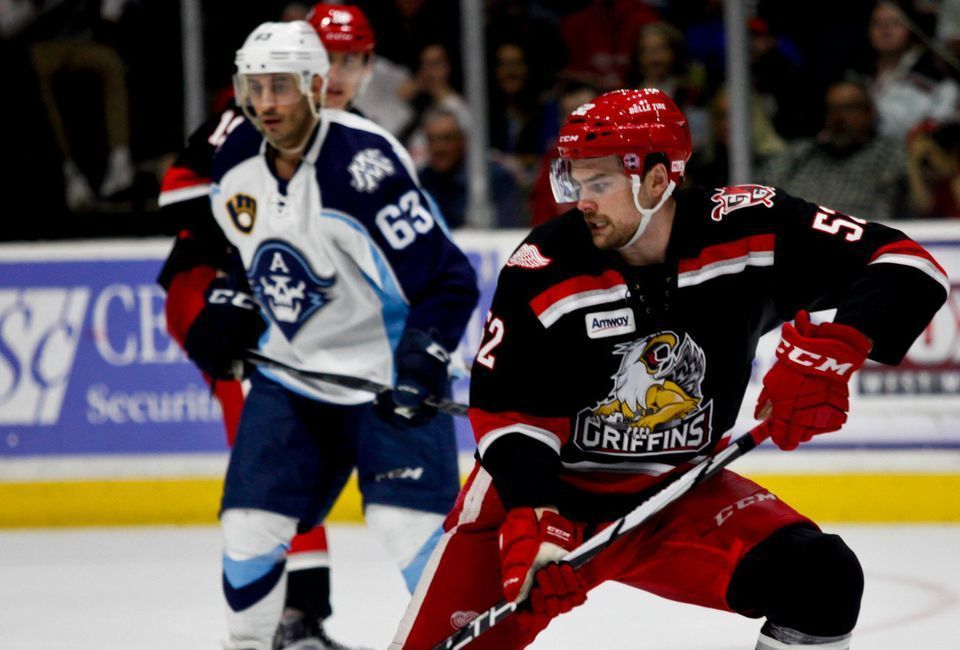 GrindLinePod's tweet photo. Griffins Summer Spotlight: Dylan McIlrath https://t.co/OnQpl7IWPa https://t.co/ugiuAkiRna