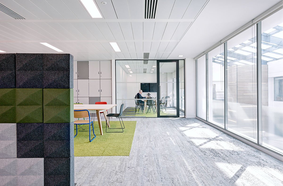WeAreDenton's tweet photo. A real indoor/outdoor feel for this collaboration and hot desk zone at Aptos. Pebble-effect carpet, natural colours and flooding daylight. Detail &amp; Build with @CushWakeUK  #detailandbuild #officedesign  @Interface_UK @OceeDesign https://t.co/WssdJfLxPE