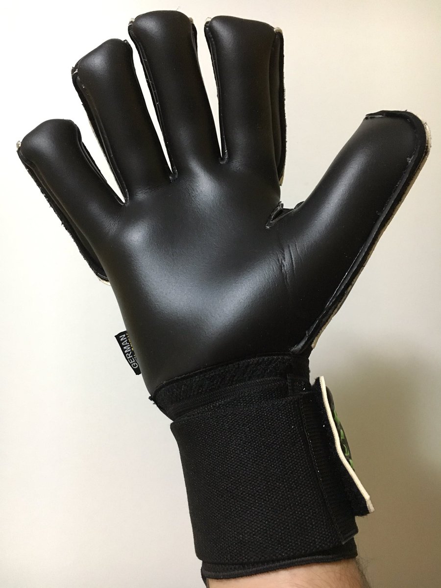 VgkGloves's tweet photo. ⚫️⚫️⚫️⚫️ #VGK #VGKGLOVES https://t.co/GhTJo4jqLO