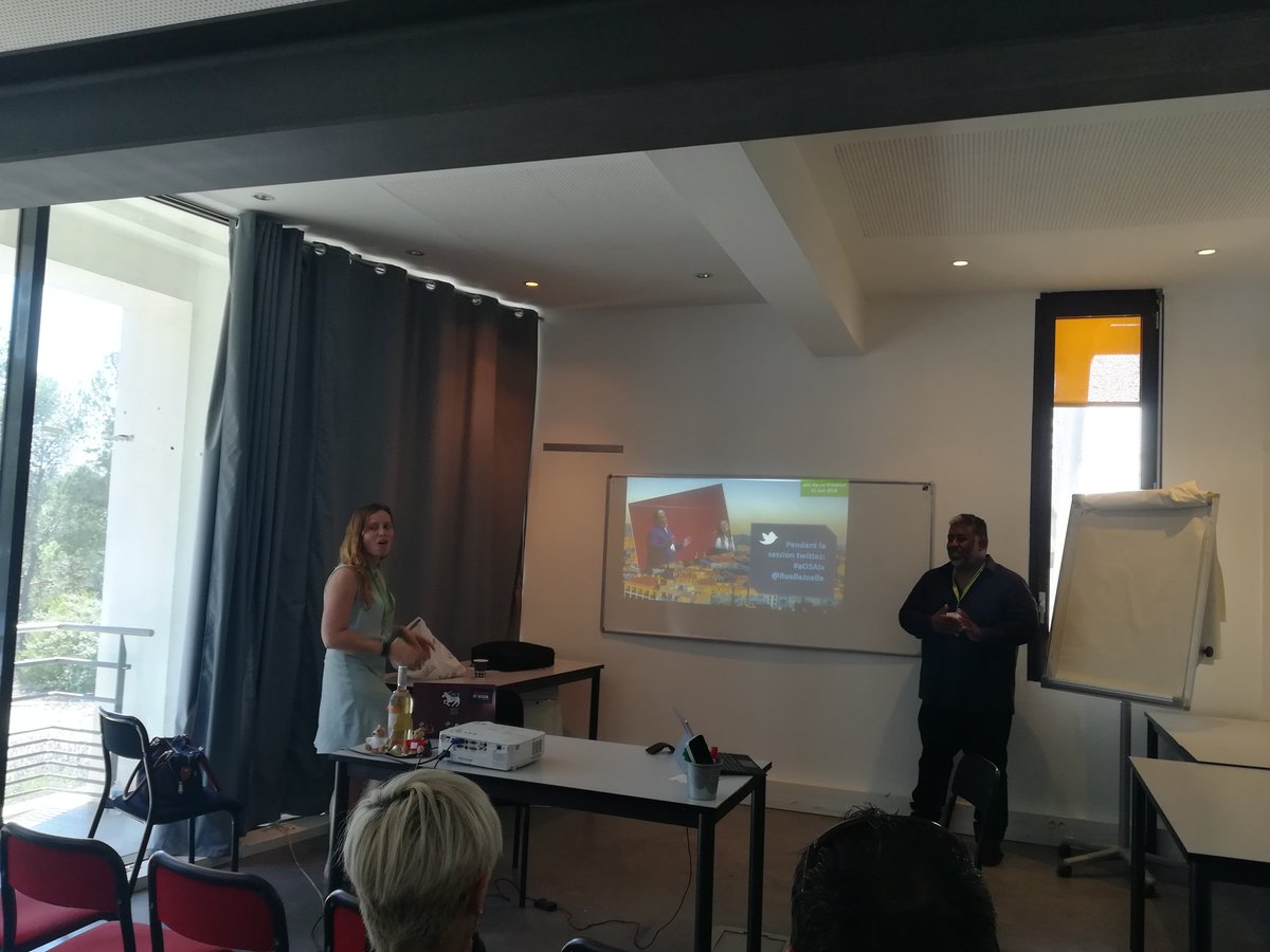 ChoukSabrine's tweet photo. @RuelleJoelle nous presente l'audit dans o365 à #aosaix https://t.co/wz7BAAFsDD