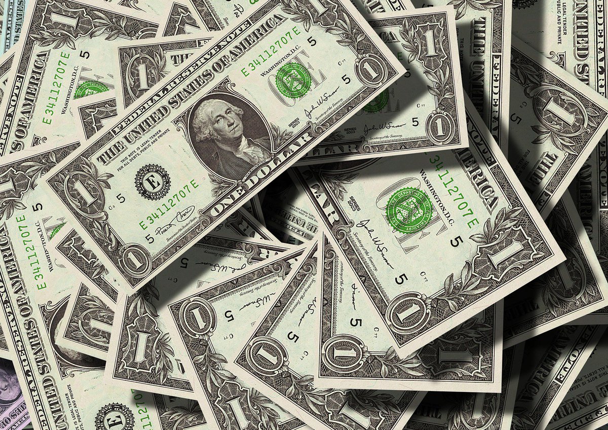 MailPound's tweet photo. #TravelTipThursday. Small notes of cash make life easier. Email your tips to jaclyn@mailpound.com.  https://t.co/KMa2u1yuGg https://t.co/1UMaUOwNG6