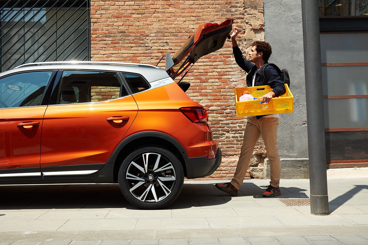 SEAT_Belgique's tweet photo. Leasing ou achat pour votre #voituredesociete? Petit résumé des avantages sur: https://t.co/gxzl4csk06 #leasing #financementauto #pretauto #SEAT https://t.co/h39Km9G68G