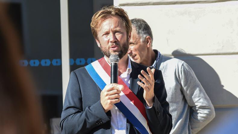 EricAndrieuEU's tweet photo. Ce soir je serai à partir de 20h30 au marché paysan de #Doazit dans @LesLandes40 avec @BorisVallaud pour une conference-débat sur les pratiques agricoles et l’avenir du projet européen.

Venez nombreux !! https://t.co/BhTW0mdyXh