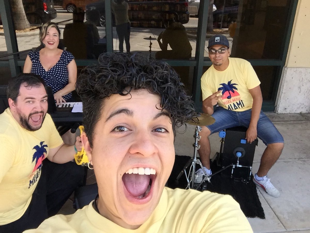 #MAMMAMIA sing-a-long truck is at its first stop! #sunsetplace get your #ABBA on! #makemusicmiami <a href="/ArtisticVibes/">Artistic Vibes</a>