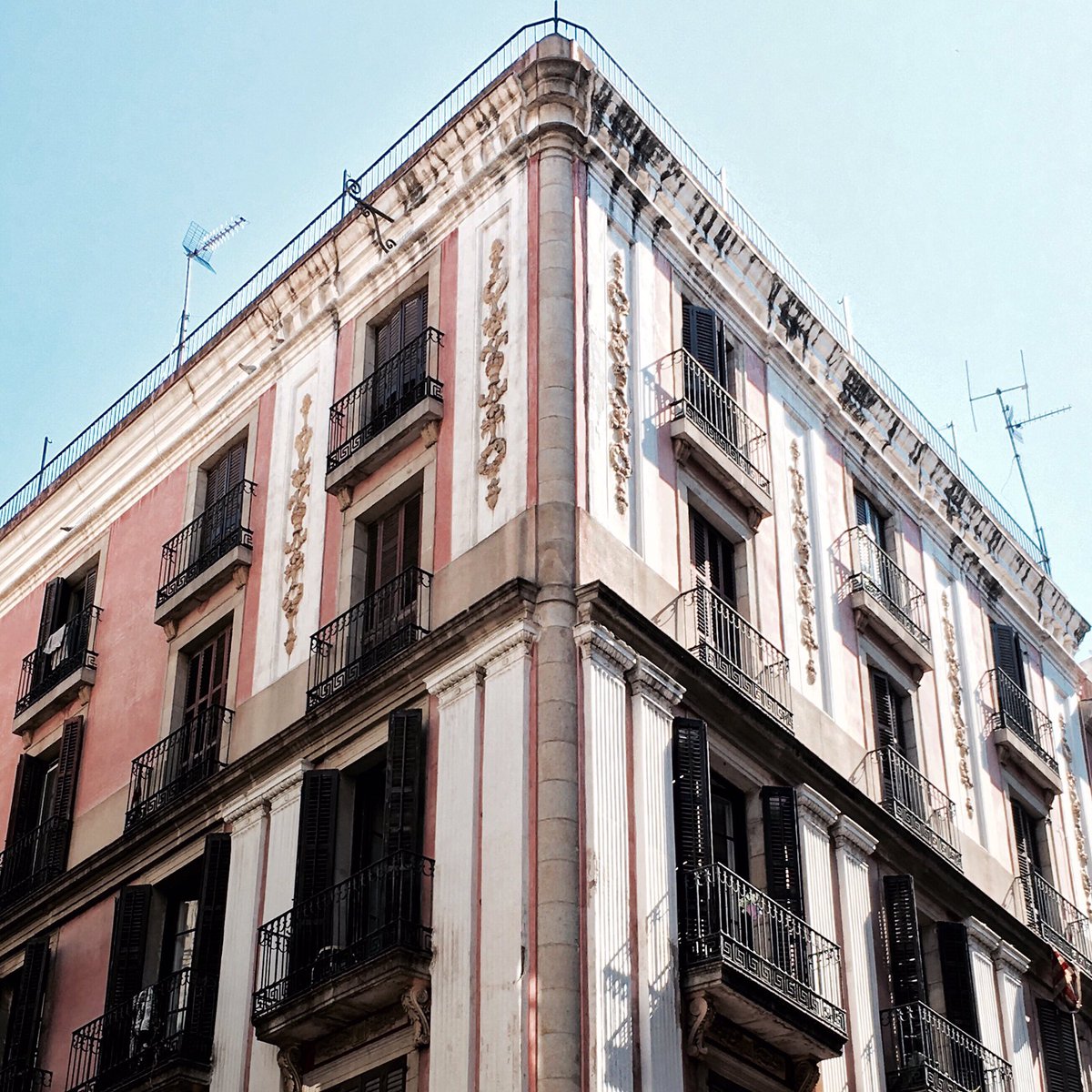C95bcn's tweet photo. #Barcelona #bcn #arquitectura #architecturephotography #architecturelovers https://t.co/tbHGxY5Ze1