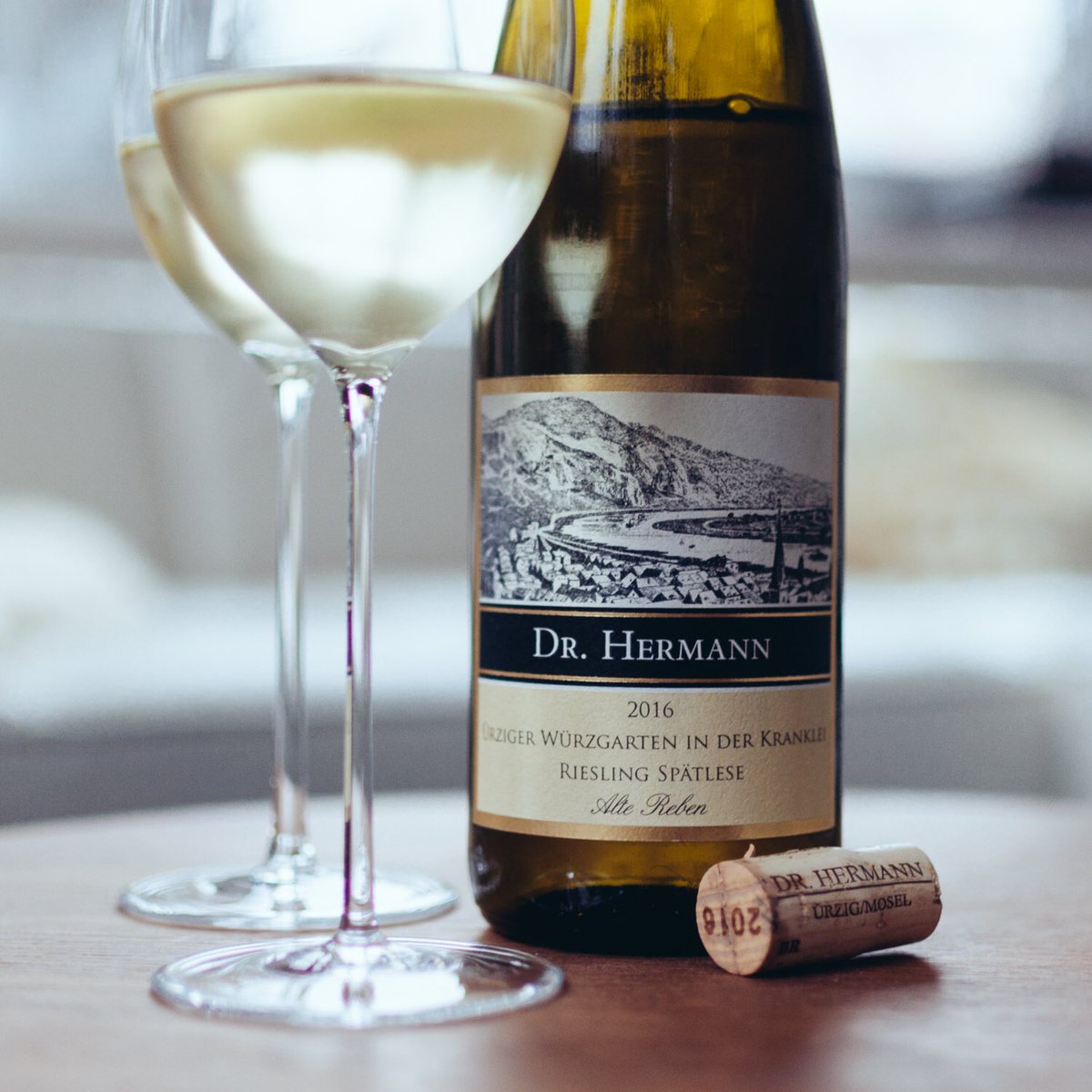 Rieslingheroes's tweet photo. Did we ever mention that we love #moselle #spätlese #riesling 😉🌟👍.. This is one of the very best 🚀. We opened a #drhermann #ürziger #würzgarten #altereben #inderkrankelei #2016 today 🌟. #wine #winelover #winefreak #sommlife #sommelier #finewine #somm #wineo #vino #wein #vin https://t.co/ED6VoylCpN
