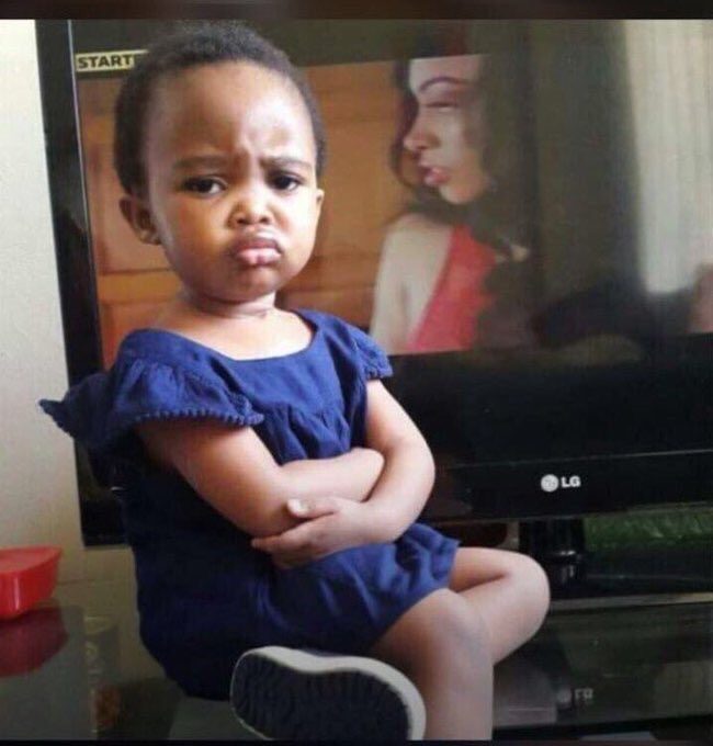 Scott_Ofentse's tweet photo. #SAexaggerations101 When you arrive 30mins late at home.. Mother will be like since you started dating you think you are the woman of this house neh https://t.co/f1aSQMYPvE