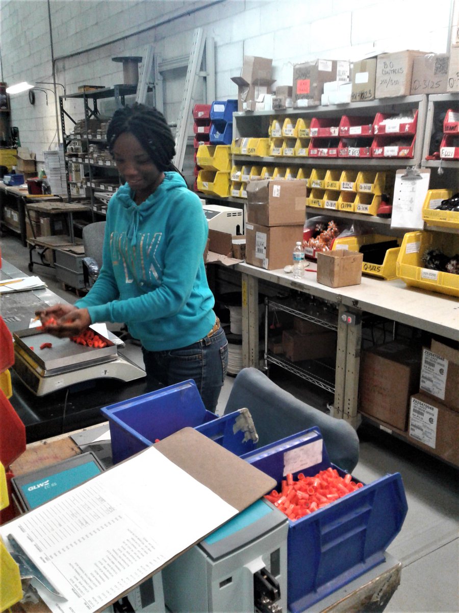 MfgRenChicago's tweet photo. 60 #Jobs! 60 MC participants and alumni are getting ready for their #SummerJob or full-time #permanentjob placements in #Manufacturing ! Starting soon! #whymanufacturingmatters https://t.co/K4BnBEO9eP