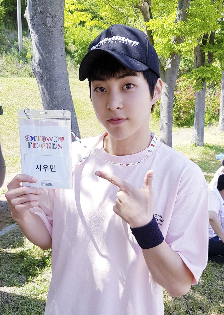 SMTOWNGLOBAL's tweet photo. <SMTOWN WORKSHOP IN PYEONGCHANG 2018>
서로 열심히 응원하며 최선을 다해 경기에 참여한 
#SMTOWNOLYMPIC 의 현장을 담아 여러분께 공개합니다. 
_
#SMTOWNWORKSHOP #SMTOWN #SMTOWNFriends  #SMTOWN_PYEONGCHANG2018 https://t.co/avSunn8RHV