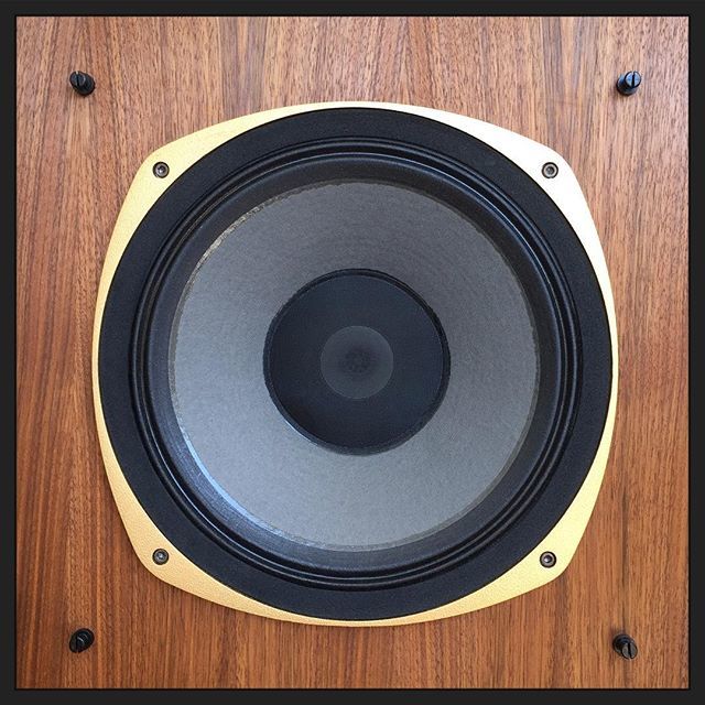 Tannoy little red monitor 12. Tannoy super red monitor (3808). Tannoy gold 8. Tannoy super gold monitor 15. Tannoy gold 15.