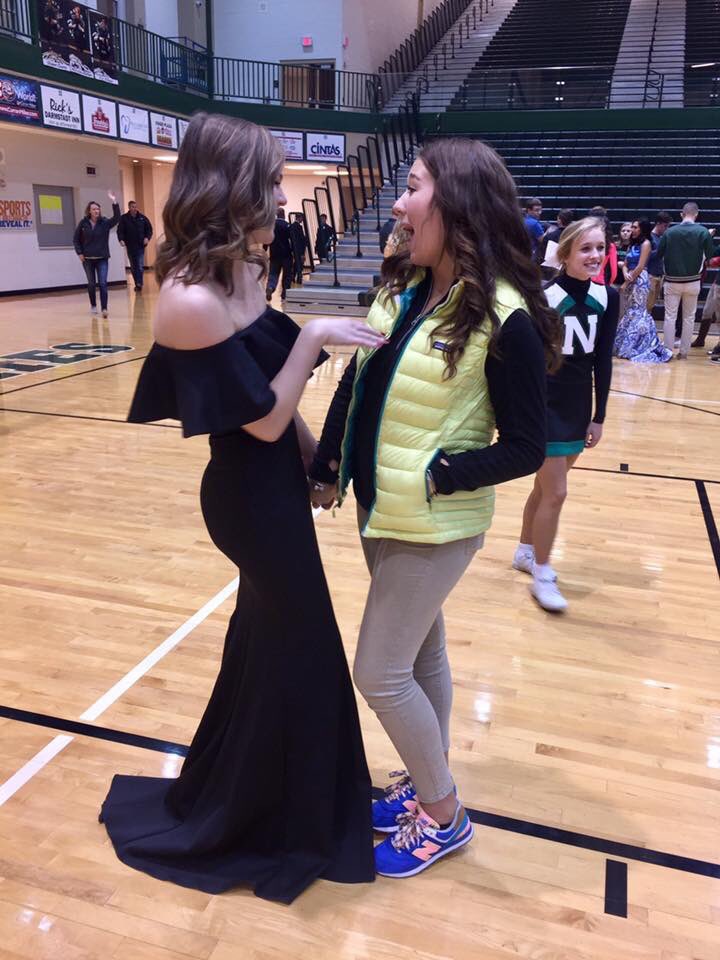 reagroll's tweet photo. happy bday to my pretty norma!!! love you so much can’t wait to see u tmo :) thanks for all the messy mems💗🤩🤪 https://t.co/KjDjDkDewu