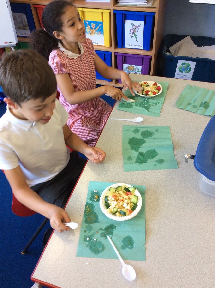 downsviewcroyy3's tweet photo. 3 Hamilton have been enjoying make Greek salad this afternoon as part of our healthy schools week #healthyschoolsweek #cooking #DVPSTweets https://t.co/6ZhUBVxXk8