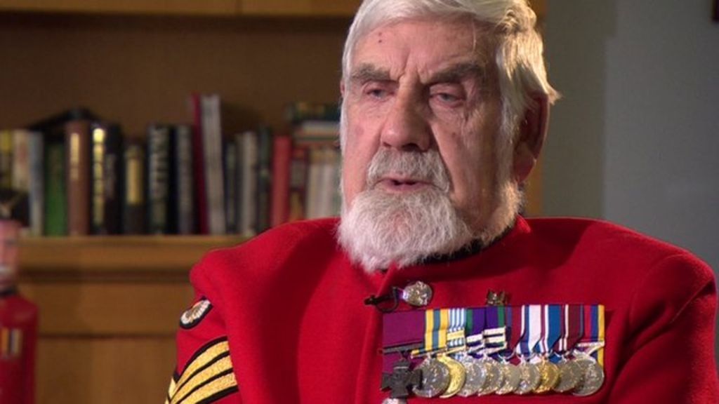We are extremely sad to learn that Chelsea Pensioner Bill Speakman VC sadly passed away last night. Our thoughts and prayers go to his family and friends at this sad time.