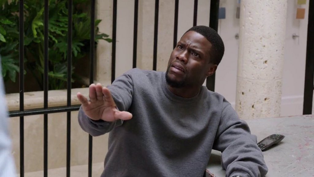 RissikenPlein's tweet photo. #SAexaggerations101 Neighbour: What are you currently studying?
You: I.T
Neighbour : Woooah uyenza ama computer? Yazi kune laptop engfuna unglungisele πππ https://t.co/ekfv668gav
