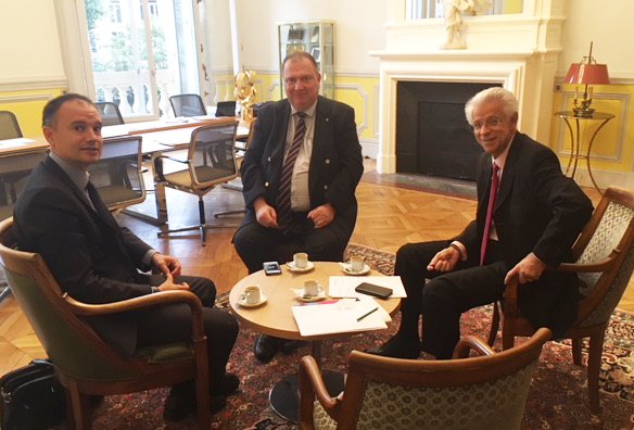 didier_kling's tweet photo. 🗓️📷 Avec @PKuchly57, Pdt @CCI_95, rencontre avec le sénateur @SmeurantL membre de la commission des finances @Senat : échanges sur les lois #AvenirPro & #PACTE, les moyens des #CCI dans le #PLF2019. https://t.co/WPvG5M0A2k