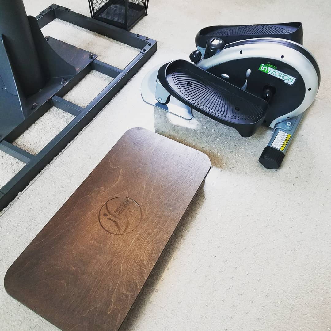 ModernMktgStarr's tweet image. Sitting 8+ hrs a day has made my body unhappy. So I upgraded to an #ActiveOffice complete (#StandingDesk, balance board &amp;amp; elliptical) Day 1= Exciting, Day 2=TOUGH, Day 3 felt more normal. I'll report back after 30 days standing. #ConsultantLife #HealthyLiving