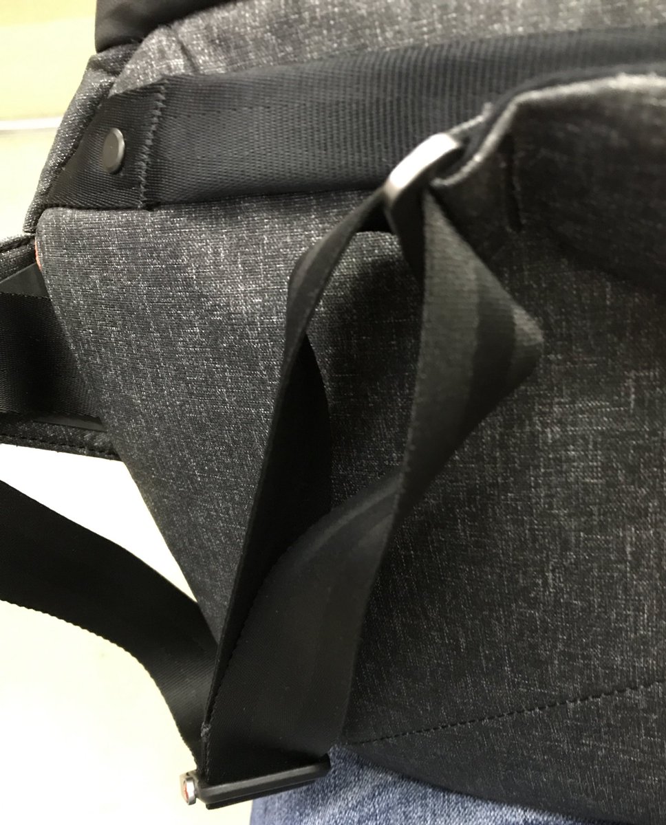 smile5happy's tweet photo. #EverydaySling、たまーにこうなりませんか？ #PeakDesign https://t.co/jACvkgXCwg