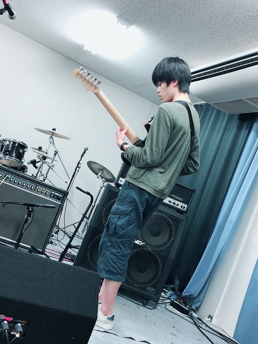 G_HiyocoLive's tweet photo. (日付が変わるような深夜なので…中の人からオフショットの差し入れを…)
(テーマは背中で語る…あたりでせうか…) https://t.co/Cy0RtfNCwH