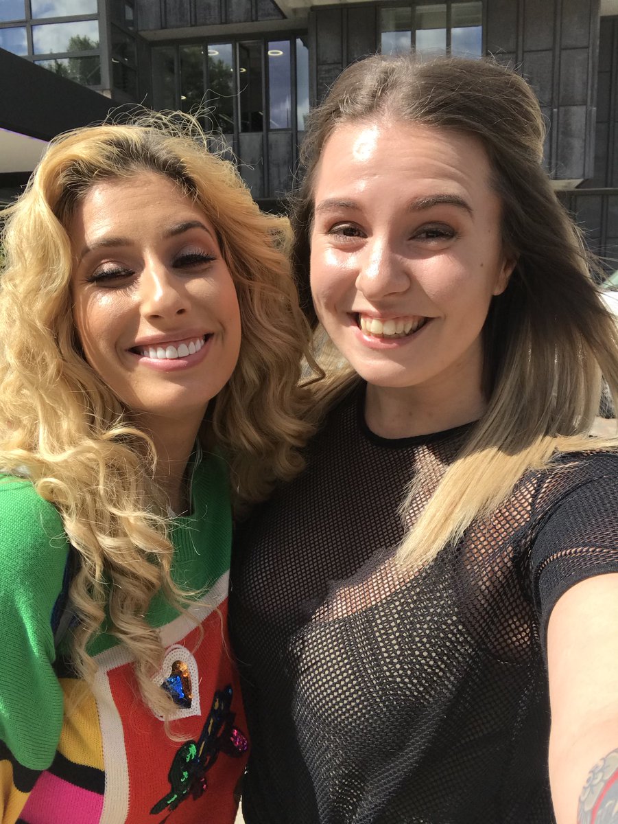 Digital_Coley's tweet photo. Shiny faced me next to the shining, beautiful, inspiring @StaceySolomon 😍🙌🏻 thank you thank you!!! #HowSafe2018 https://t.co/j20pXnTBzT