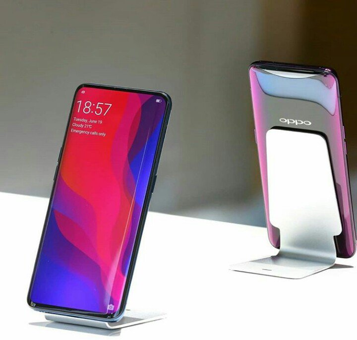 TheWerty_'s tweet photo. The new Oppo Find X takes a unique approach to fit a big screen in a small frame. 

#smandroidwith #android #cameraphone #technology #thewerty #technews #gadgets #newphone #bestmobile #oppo #oppophone #oppofindx #iloveandroid #tech #technews https://t.co/IxiwHGnRT3