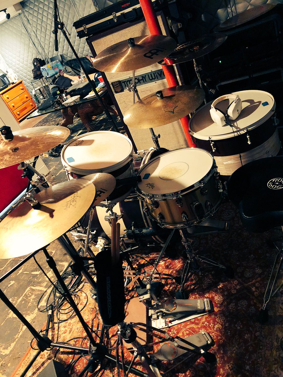 KyleShays's tweet photo. All done 😎 @chrispiquette | @SJCdrums #FathomFarewell #Young_Other #Drummer #SJCdrums #PearlDrums #Meinl #EvansDrumHeads #ProMark #CableMatters #RocNSoc #Presonus #Apple #SKBCases #Roland #Converse https://t.co/Ce4lWzO8B5