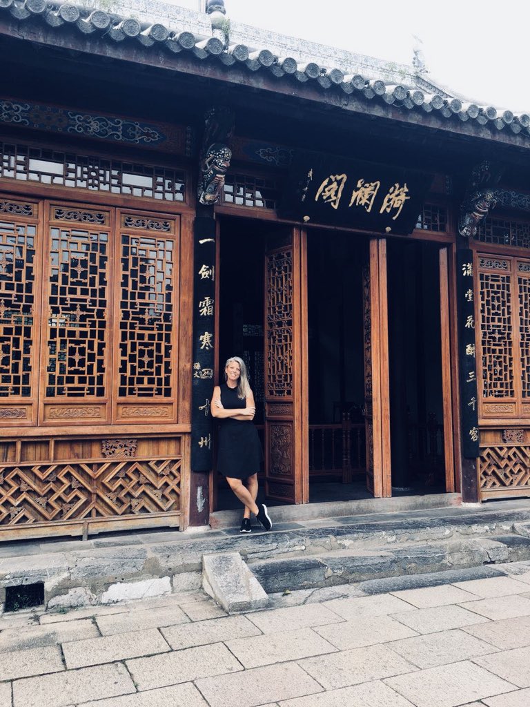 LacyESLions's tweet photo. Bullet train 🚅 to Nanjing- 558 mi south of Beijing. It was a comfy, smooth, speedy 150-200mph ride. Walked to the Presidential Palace (first Forbidden City and original home to emperors). Confucius Temple was amazing! #LacyChina2018 #GlobalTeachers @GoGlobalNC @BusickLacy https://t.co/yq9tJsQzj0