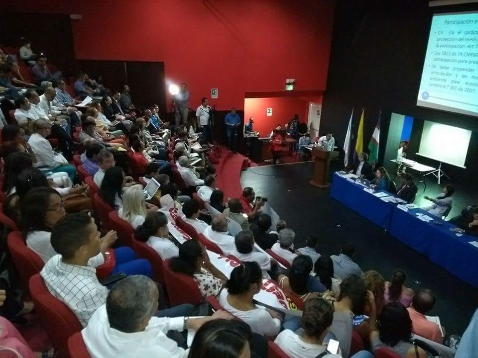 ElCalenoAlex's tweet photo. Así avanza #AudienciaPublica por la defensa de los #humedales de #Cali. Exigimos la reubicación de las tres #Megaobras de @METROCALI @NicolasOrejuela @MauriceArmitage. Fuera del Valle Sagrado de los Lilies, Fuera del @HumedalBST. #NoMasAbusoDeAutoridad. https://t.co/zjzxe1Z8Zu