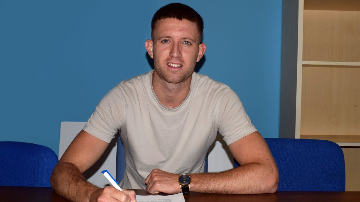 buryfcofficial's tweet photo. ⚪️🔵🖊️ A busy day for the Shakers continues as defender Will Aimson joins Ryan Lowe's side ahead of the 2018/19 campaign. #buryfc  

Full details ⬇️

https://t.co/ooZs4fKnQr https://t.co/5toJXL7pCE