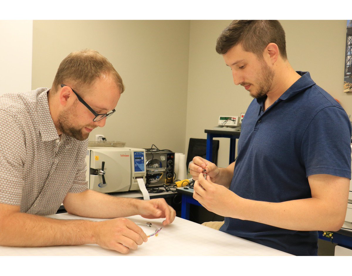 Ginterconnect's tweet photo. Our Product Development Engineers, Chet and Mike, are experts in their field and love what they do. Thats the Global Difference.  #CablesAreFunAtGlobal #WeDoItBest #LookAtThatSmile https://t.co/8M4oOYNlo2