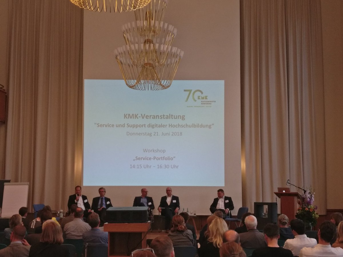 steinert_farina's tweet photo. Abschlussrunde #kmkdigital https://t.co/08zGTWA0Da