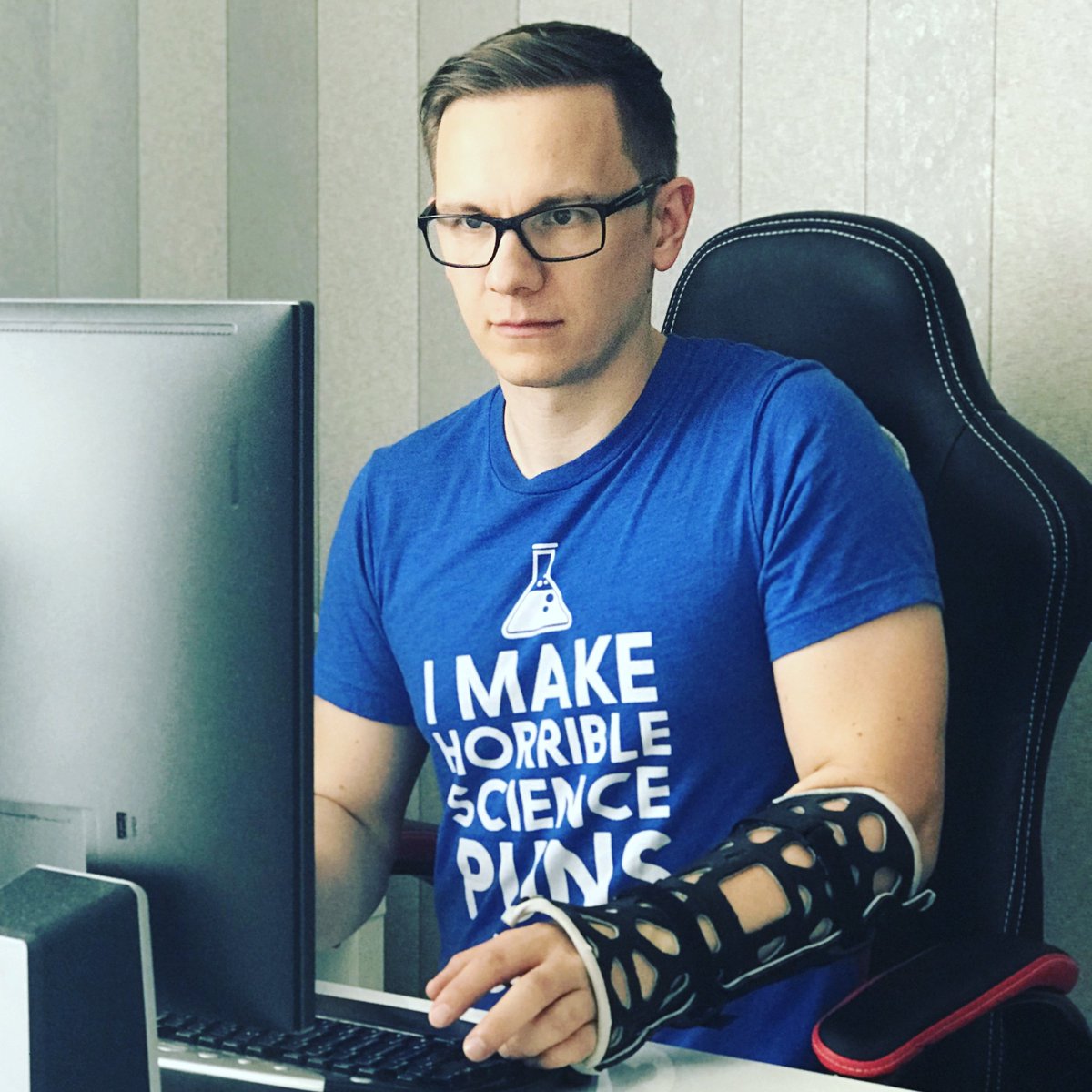 I wore this custom-made 3D printed cast too for a few days and it's a different world. The Spanish company Exovite makes them in minutes and the cost is almost around the cost of a plaster cast. 3D printing has such amazing potentials to shape the healthcare experience.