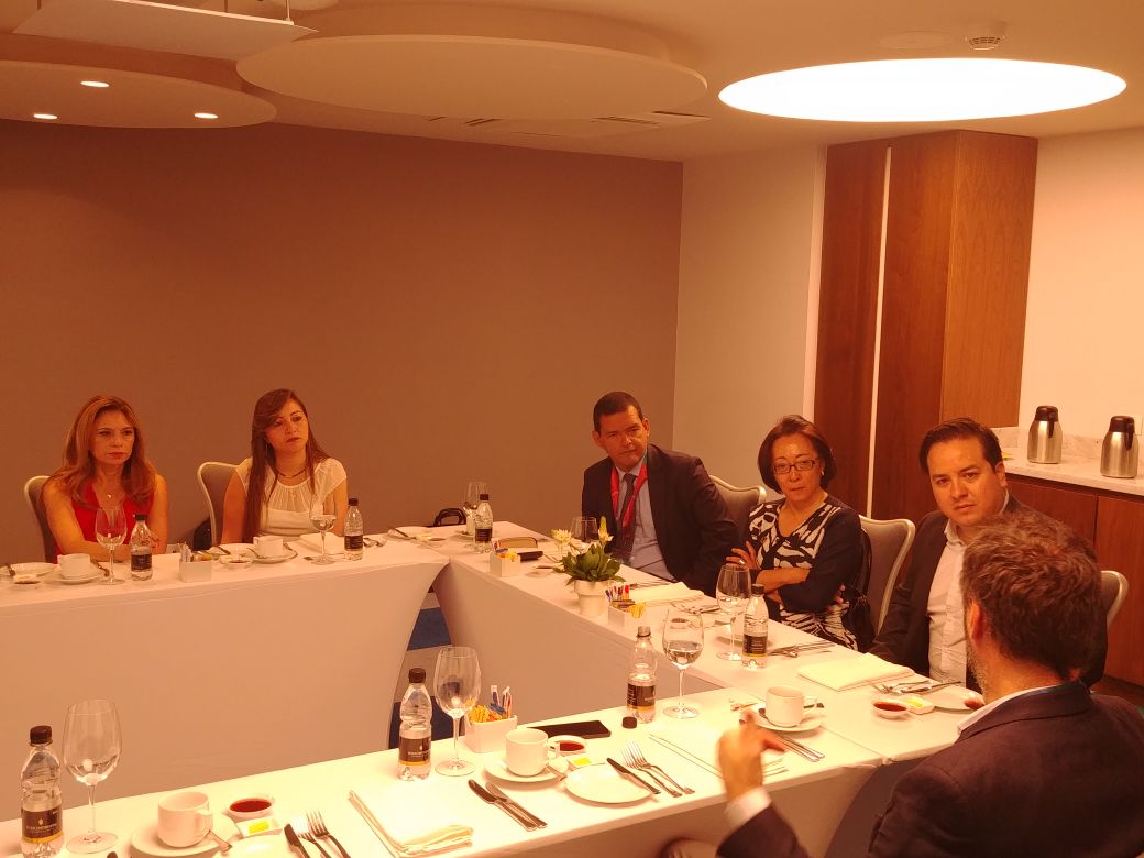 anitabelenmarin's tweet photo. Desayuno de trabajo junto a @HeadUNISDR Representante Especial del Secretario General para la Reducción del Riesgo de Desastres, es un honor como Asambleísta compartir experiencias de este nivel, es una inversión social y política https://t.co/zIjrG0B0e1