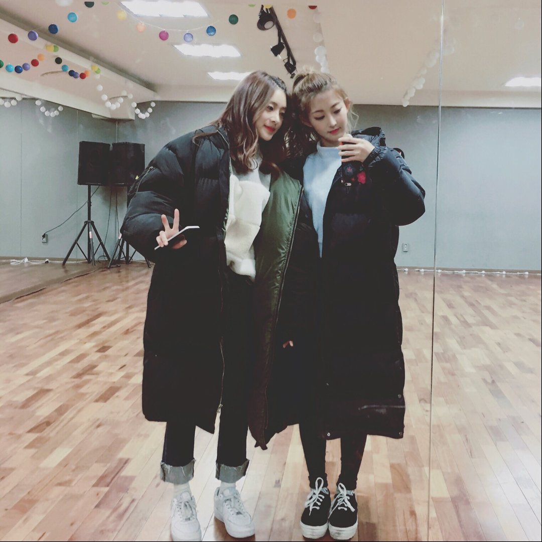 yusuapics's tweet photo. happy birthday chohyeon!! we love besties ೃ ༉‧
⤷ ꒰ #HappyChohyeonDay #ChoChoDay ꒱ https://t.co/kSex4EJ3N7