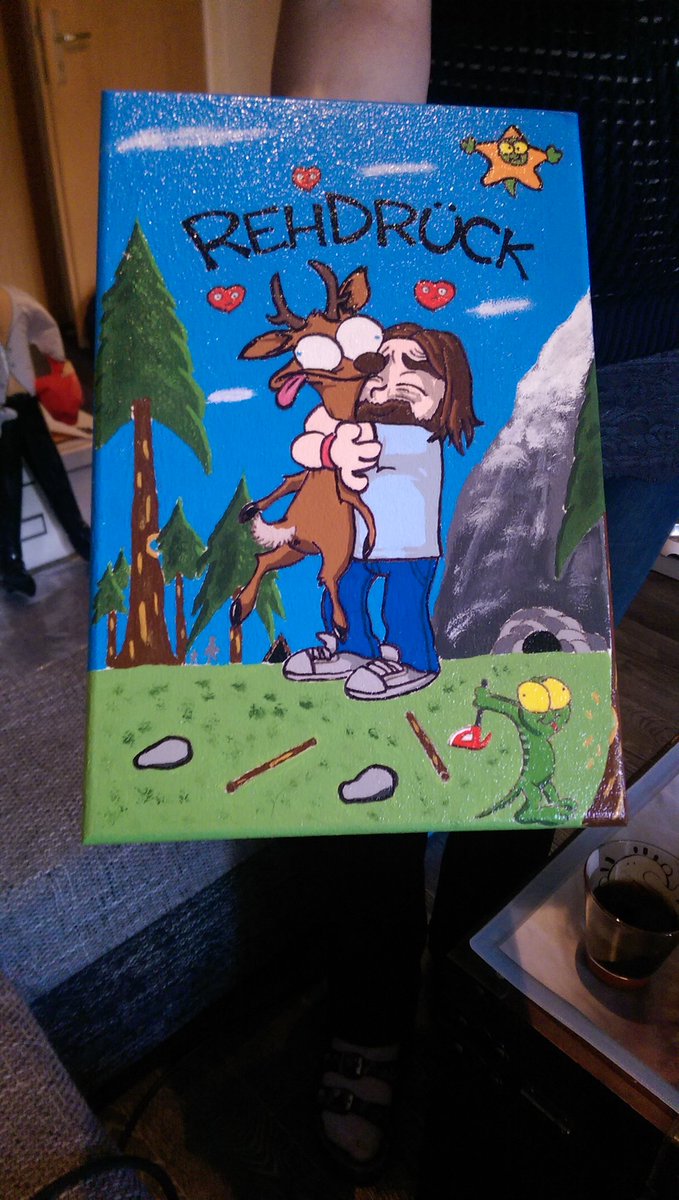 Minarysh's tweet photo. Das tolle selbstgemalte Bild von mir für @Witchy616 zum heutigen Burzeltag 😍😘 @Gronkh https://t.co/dSKpv5eoXx