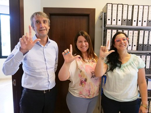 CSC_Consorci's tweet photo. Els professionals del #CSC fem un gest de suport #fesungestperlela #diamundialela #ela https://t.co/33PNtogZ90