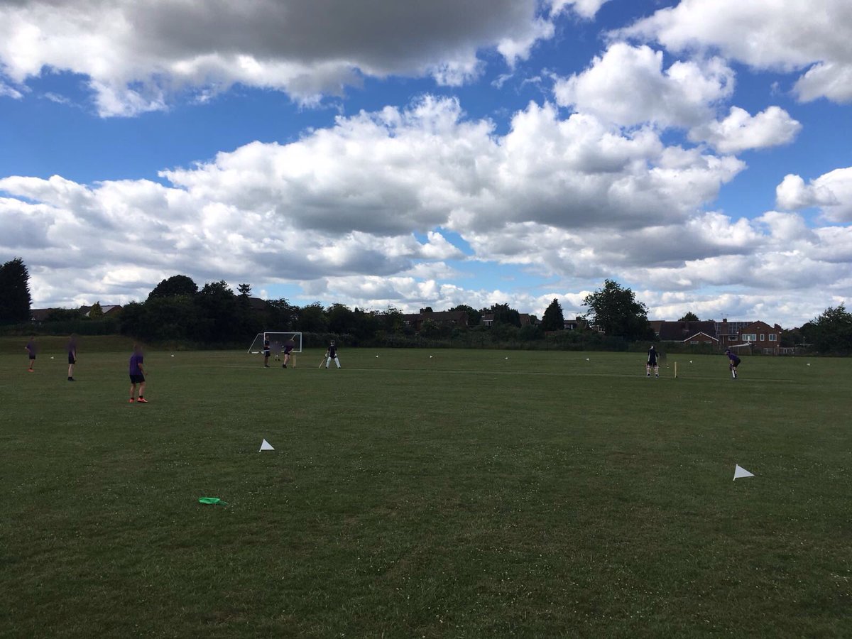NewboldPE's tweet image. Y7/8 cricket tonight with @SpringwellPE. Hoping to replicate some of England's batting the other day! #hitasix #lineandlength #quicksingle #howzat