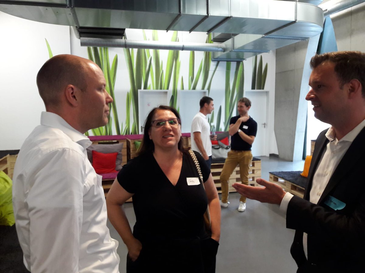 dbmindbox's tweet image. Teil 1 im @porscheLab war schonmal super. Jetzt freuen wir uns auf die Abendveranstaltung @FactoryBerlin!  #digilabscommunity #labaward #dbdigital #Innoyou #digilabs